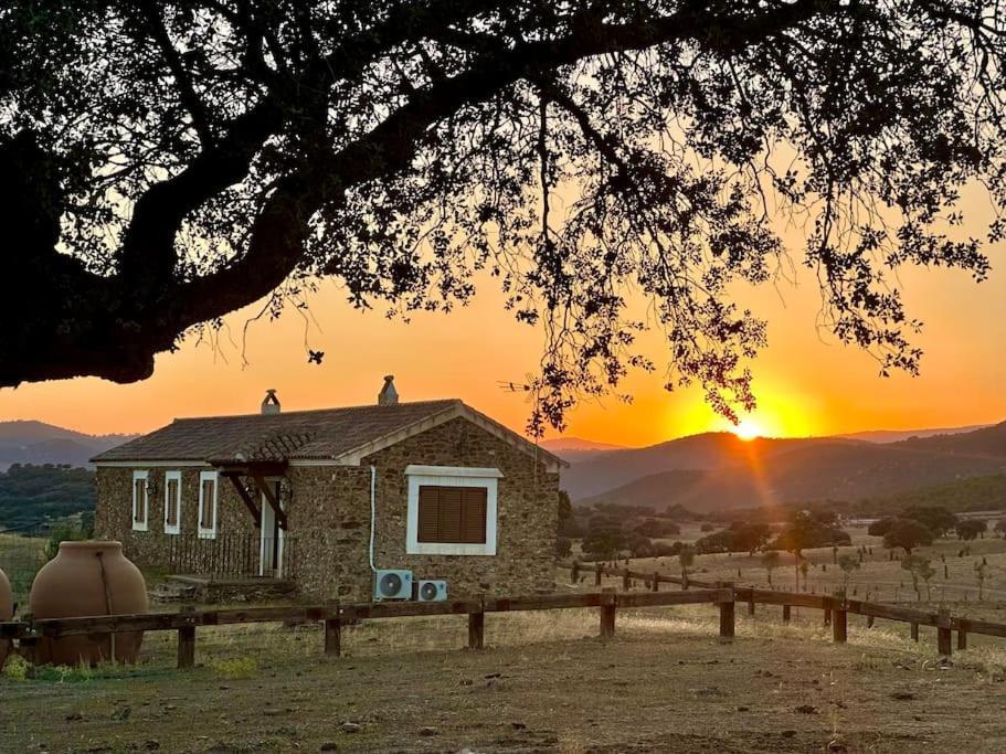 Finca La Alcolehuela En Parque Natural De Despenaperros Санта Елена Екстериор снимка